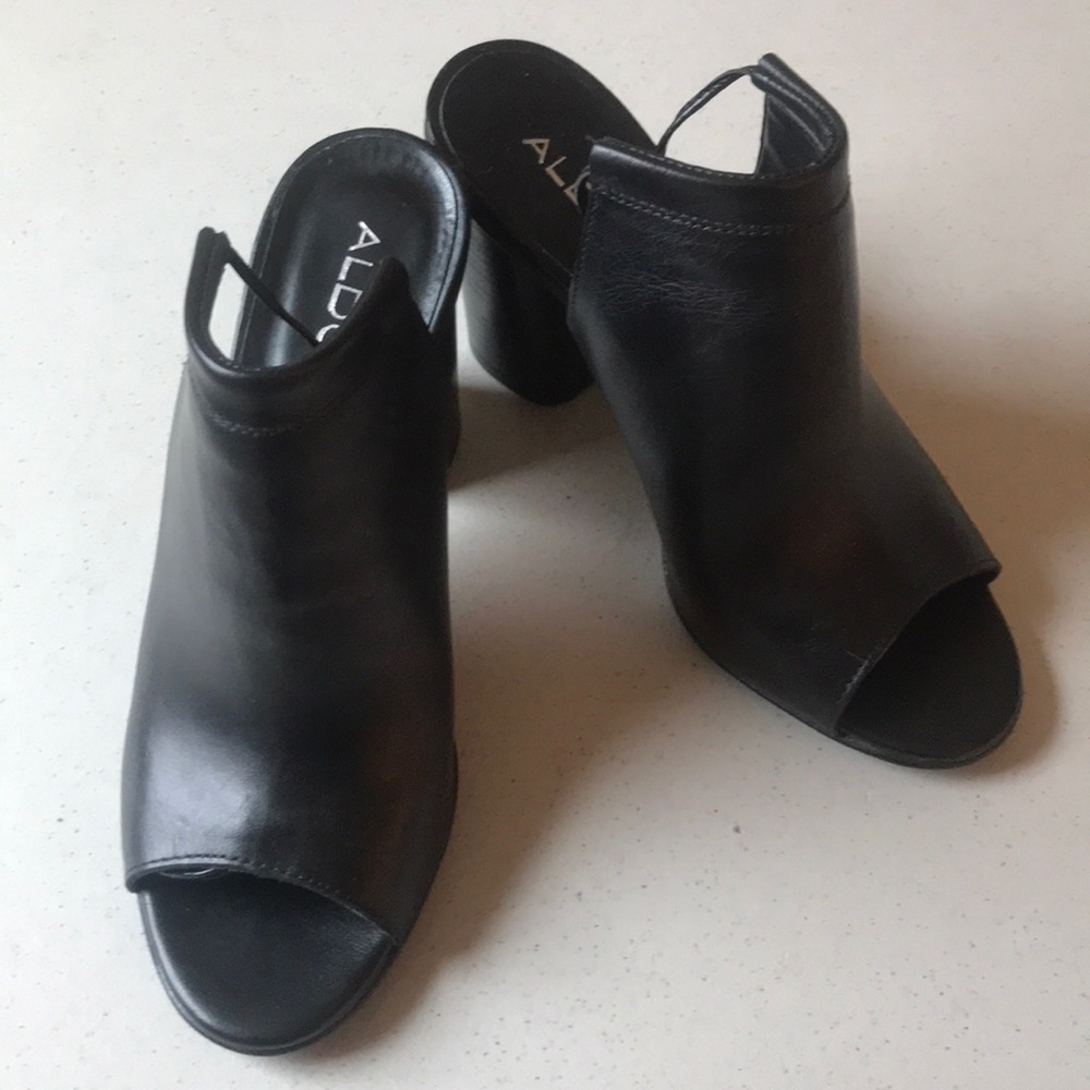 Zaneca smooth leather open toe booties